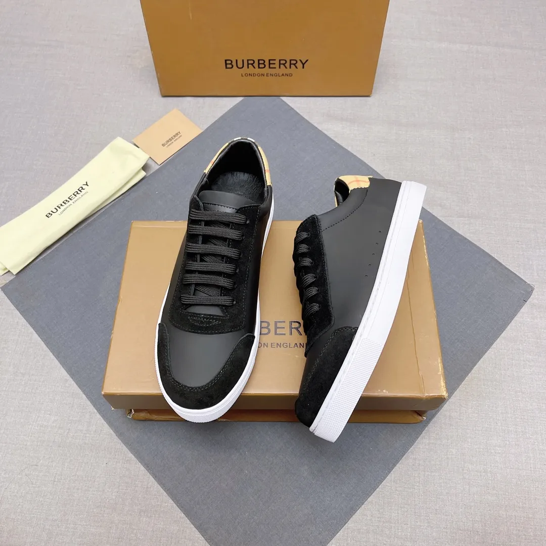 p380 【Burberry】Burberry’s new men’s casual shoes! Classic striped cloth paired with imported first-layer silk calfskin and high-mercerized nubuck leather. Real sheepskin lining is very comfortable. Original outsole. Two-color selection, details determine quality. Welcome to compare. Size: 38-44 No. 019